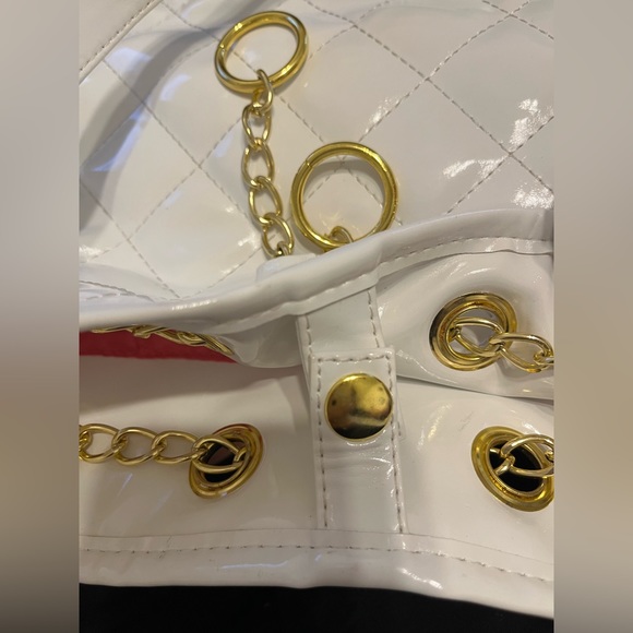 White Vinyl Quilted Fashion Handbag Tote - Picture 6 of 9